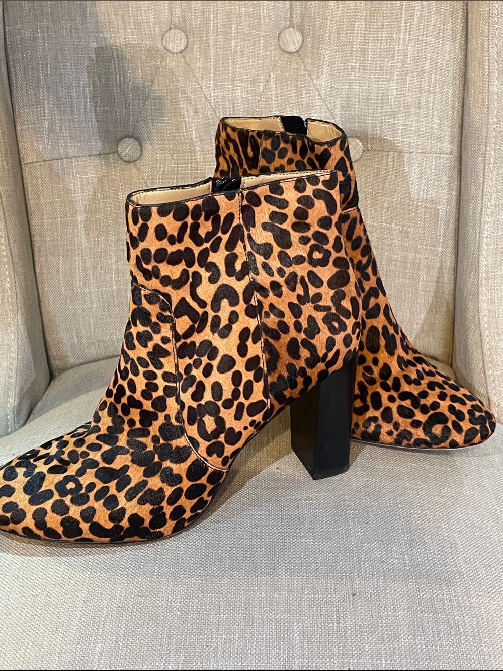 Banana Republic Genuine Dyed Calf Hair Leopard Ankle Boots – Size 9 🐆